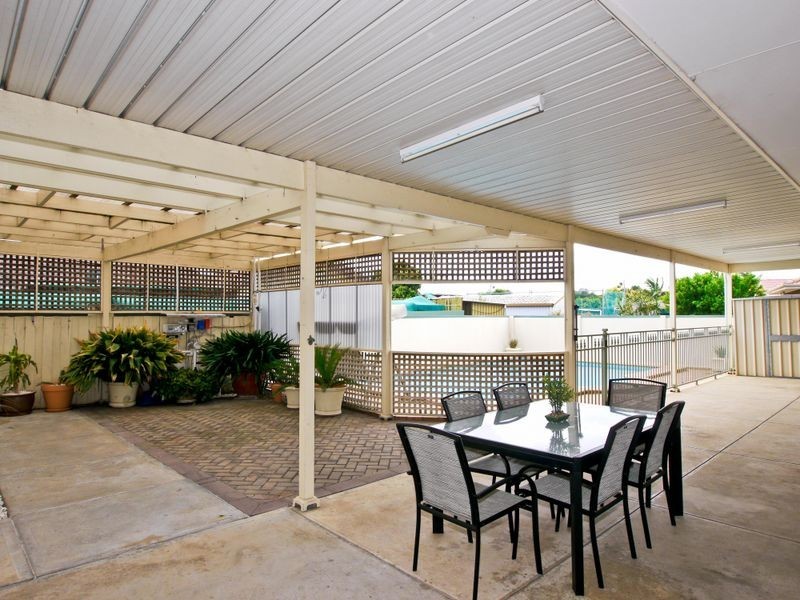 10 Lochside Drive, West Lakes SA 5021