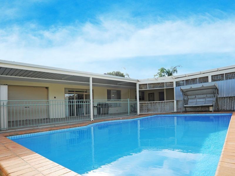 10 Lochside Drive, West Lakes SA 5021