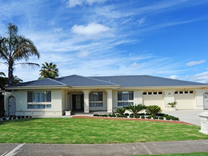 10 Lochside Drive, West Lakes SA 5021
