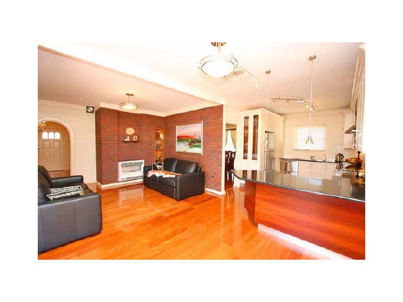 8 Beeston Way, West Lakes SA 5021