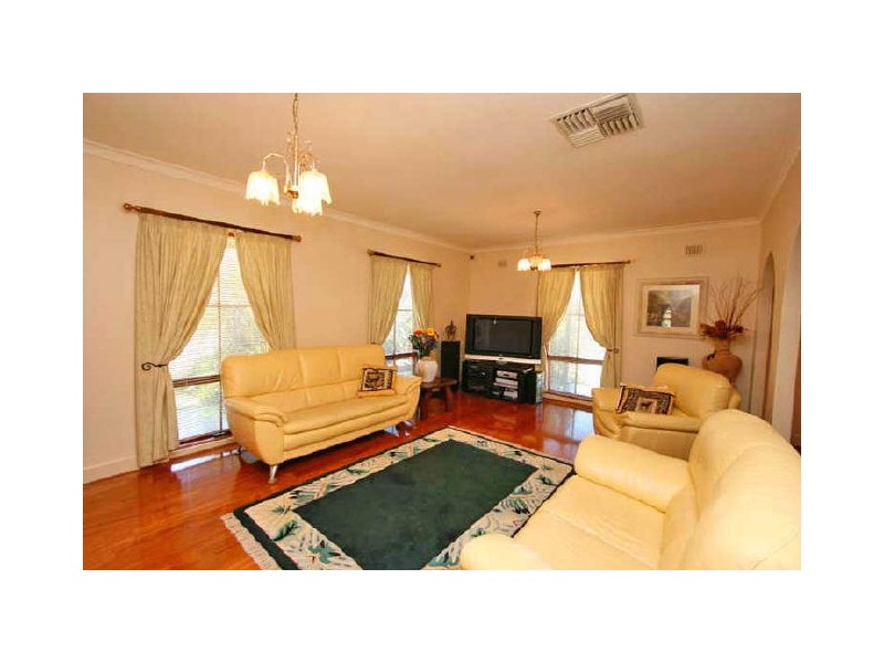8 Beeston Way, West Lakes SA 5021