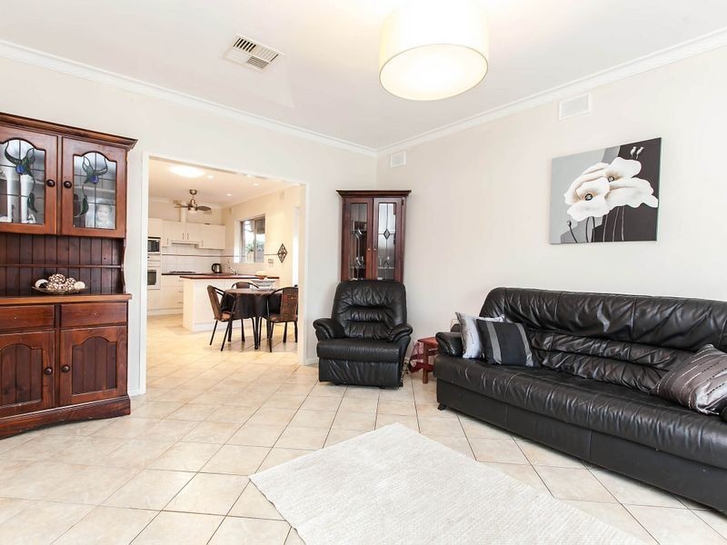 17 Maramba Avenue, West Lakes SA 5021