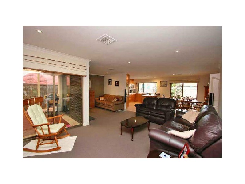 12 Thiele Crescent, West Lakes Shore SA 5020