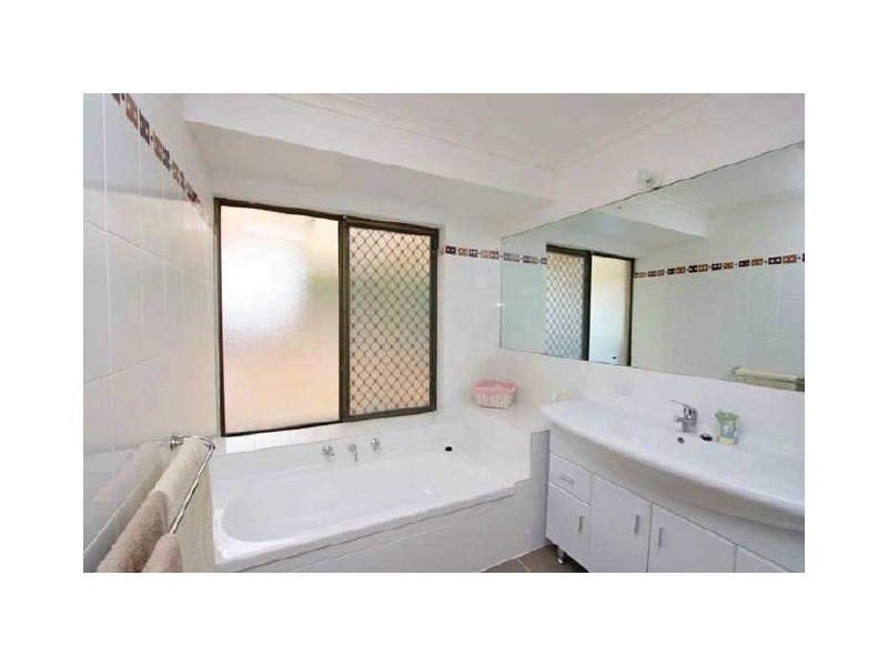 12 Thiele Crescent, West Lakes Shore SA 5020