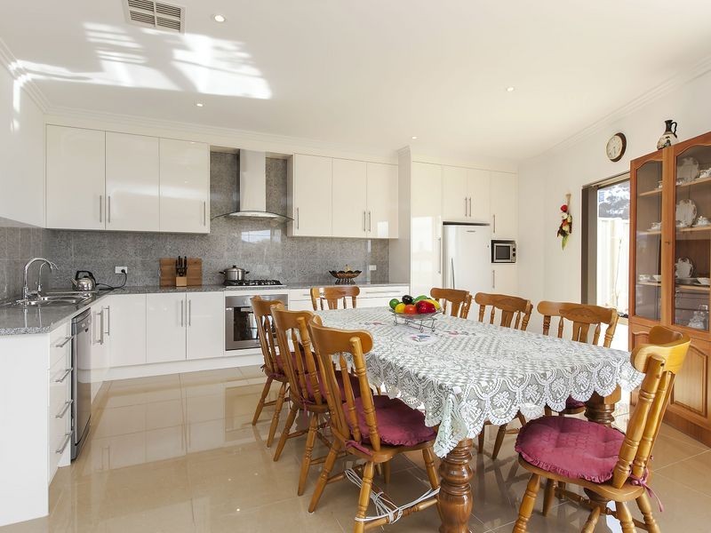 7 Tuart Place, West Lakes SA 5021