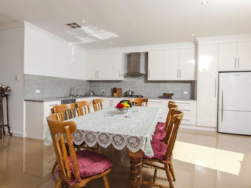 7 Tuart Place, West Lakes SA 5021