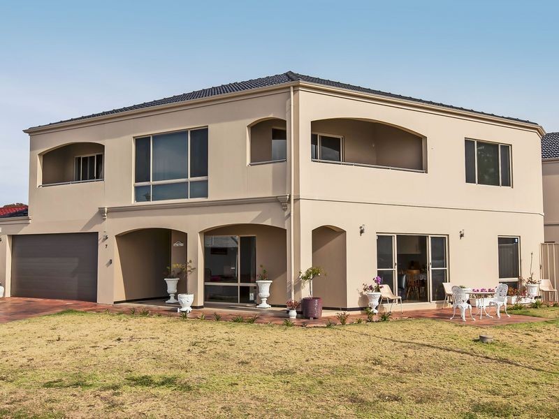 7 Tuart Place, West Lakes SA 5021
