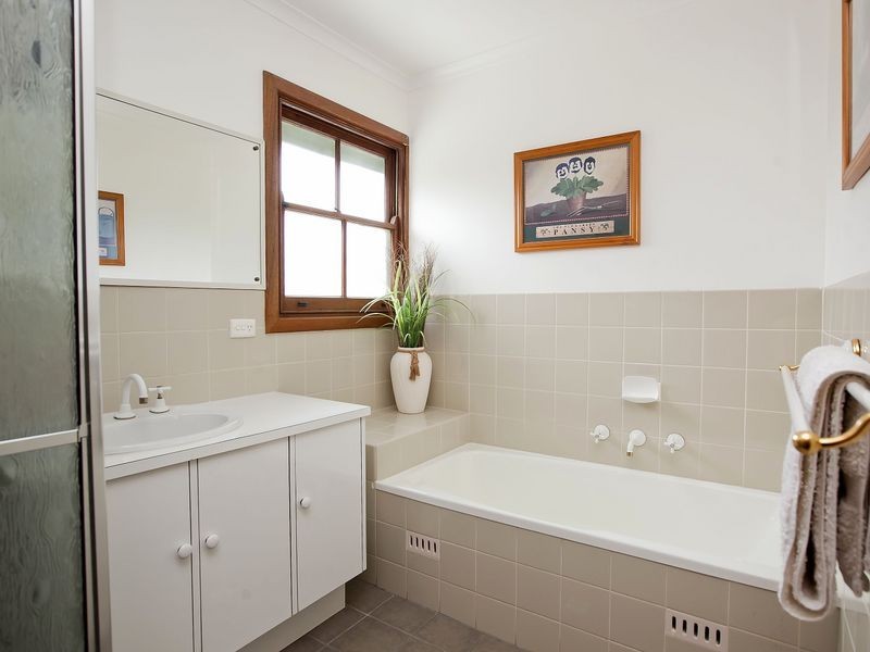 11 Ashburton Avenue, West Lakes Shore SA 5020