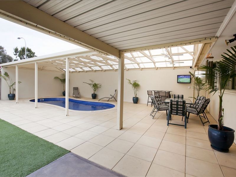 11 Ashburton Avenue, West Lakes Shore SA 5020