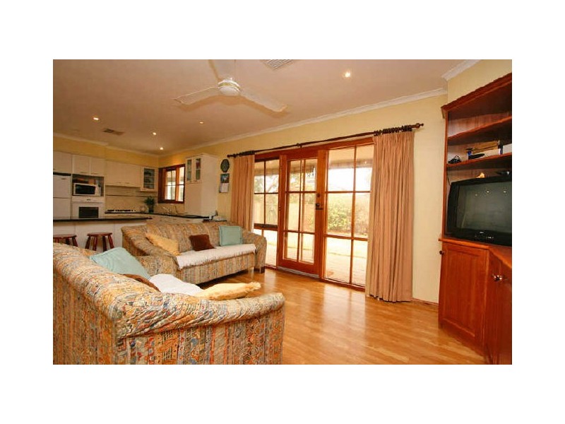 1 Tobago Court, West Lakes SA 5021