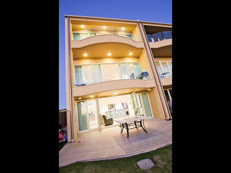 4 Bucknall Close, Tennyson SA 5022