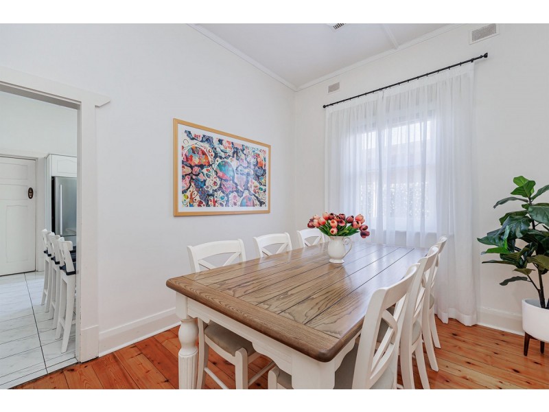 2 Selkirk Avenue, Seaton SA 5023