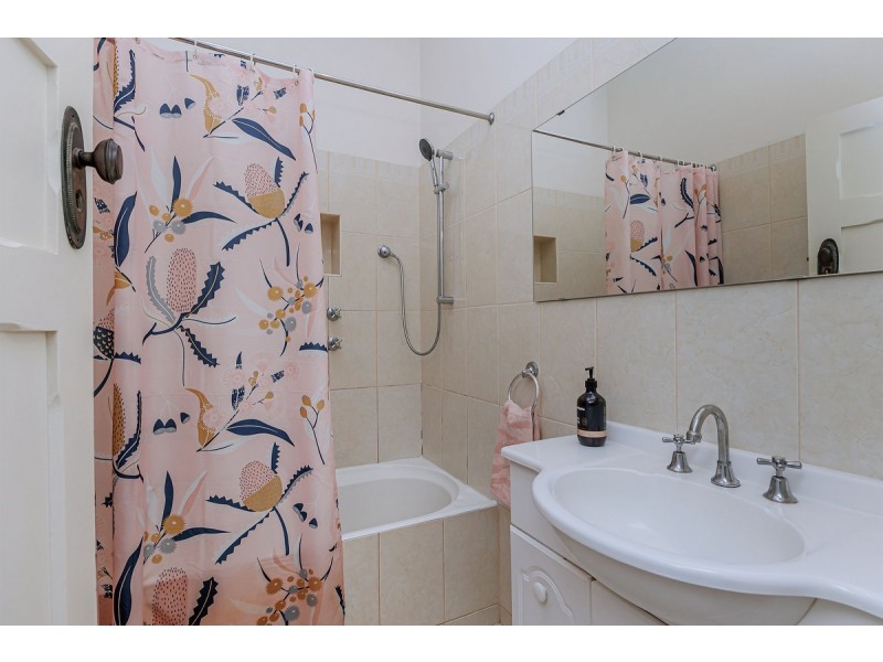 2 Selkirk Avenue, Seaton SA 5023