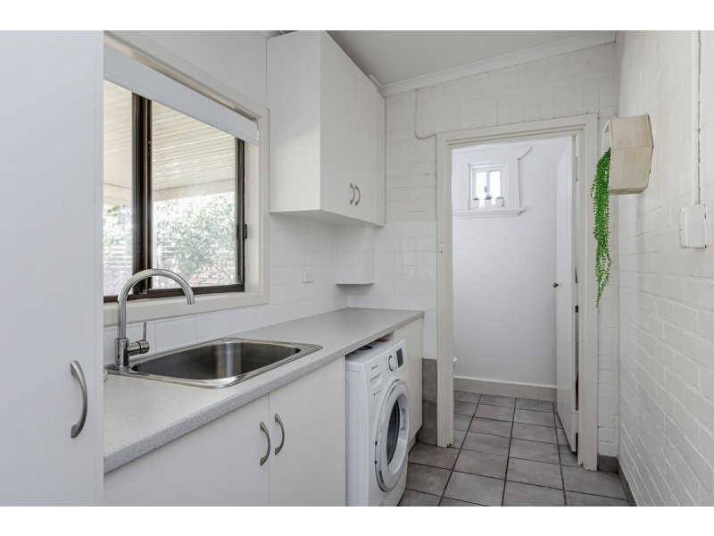 2 Selkirk Avenue, Seaton SA 5023