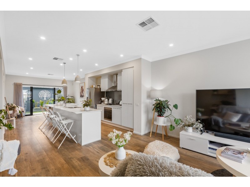 93 Troubridge Drive, West Lakes SA 5021