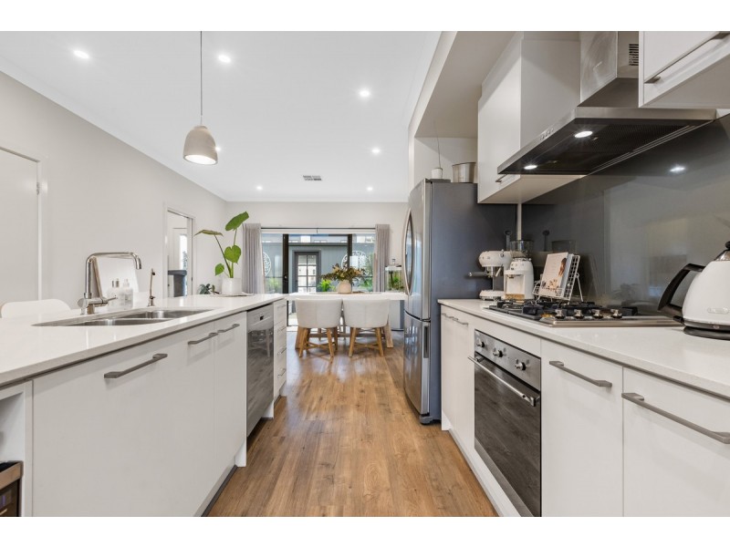 93 Troubridge Drive, West Lakes SA 5021