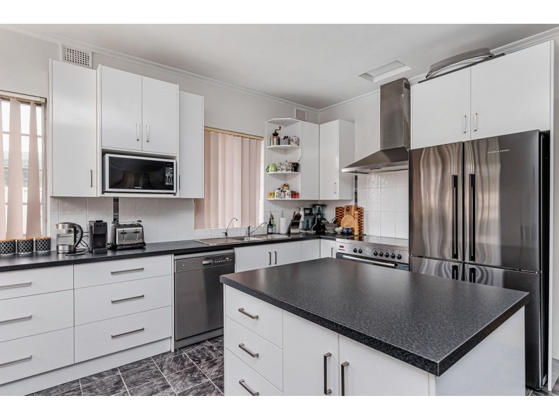 24 Esk Street, Woodville South SA 5011