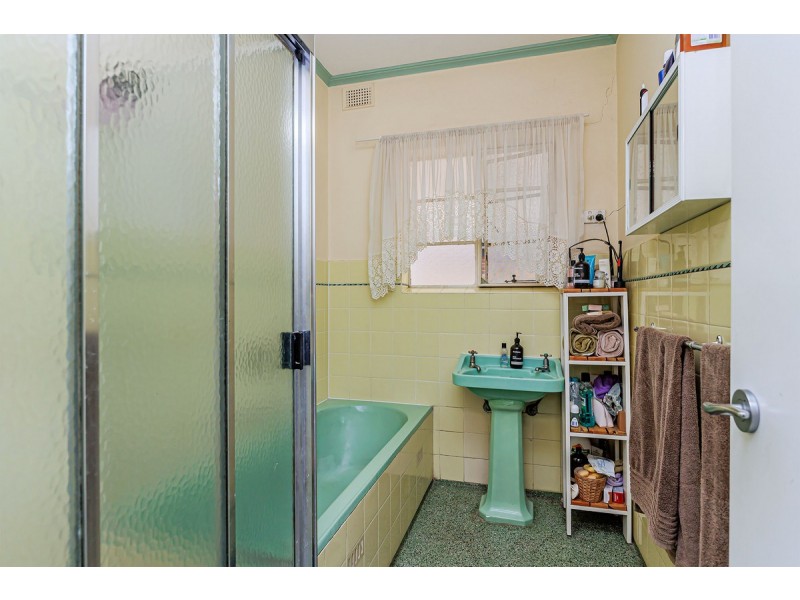 24 Esk Street, Woodville South SA 5011