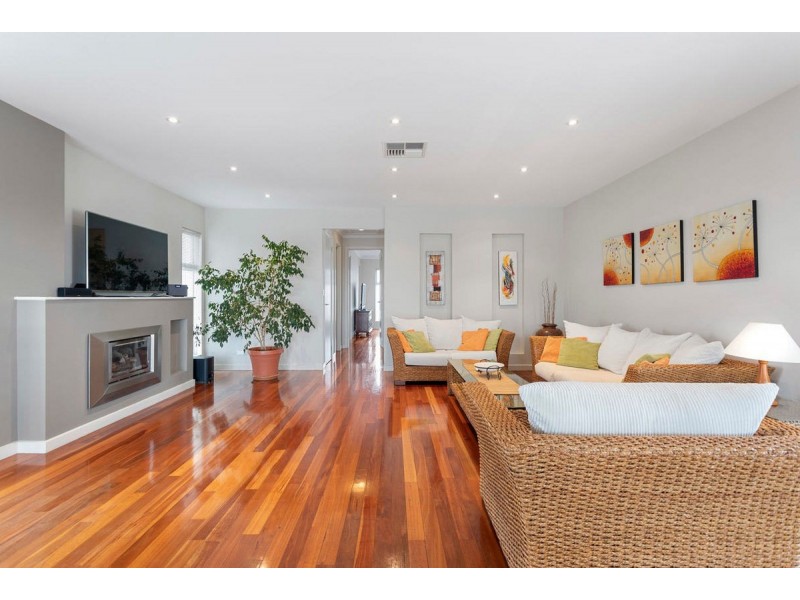 9A Nambour Crescent, West Lakes Shore SA 5020