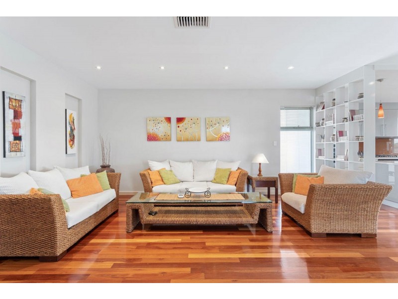 9A Nambour Crescent, West Lakes Shore SA 5020