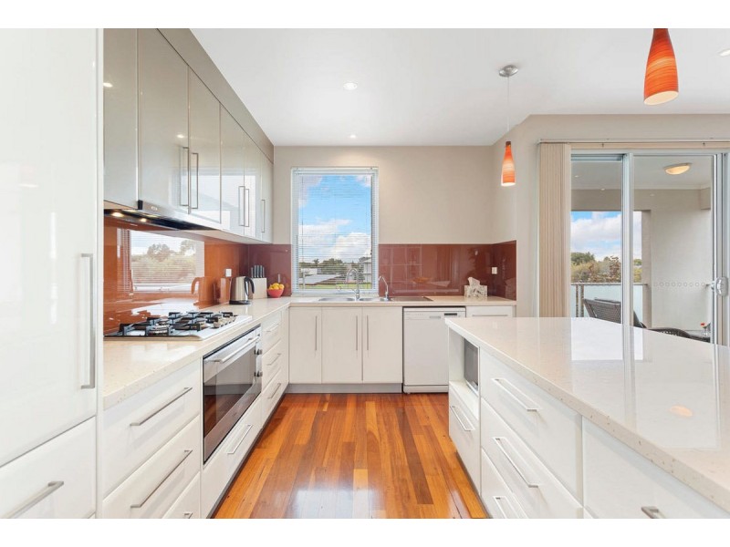 9A Nambour Crescent, West Lakes Shore SA 5020