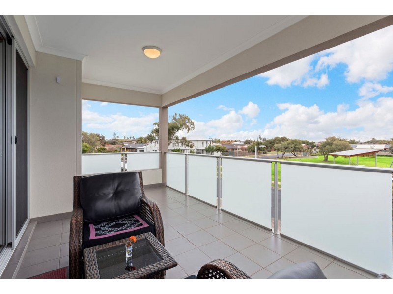 9A Nambour Crescent, West Lakes Shore SA 5020