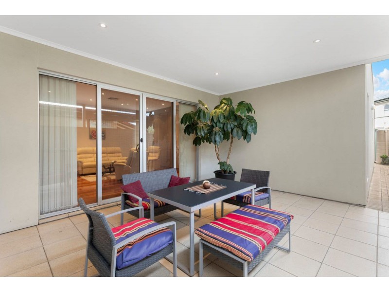 9A Nambour Crescent, West Lakes Shore SA 5020