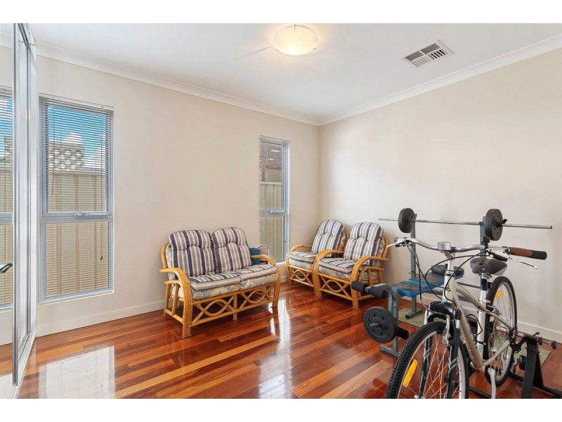 9A Nambour Crescent, West Lakes Shore SA 5020