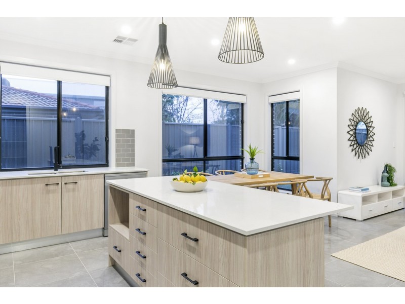 42a Lakeview Avenue, West Lakes SA 5021