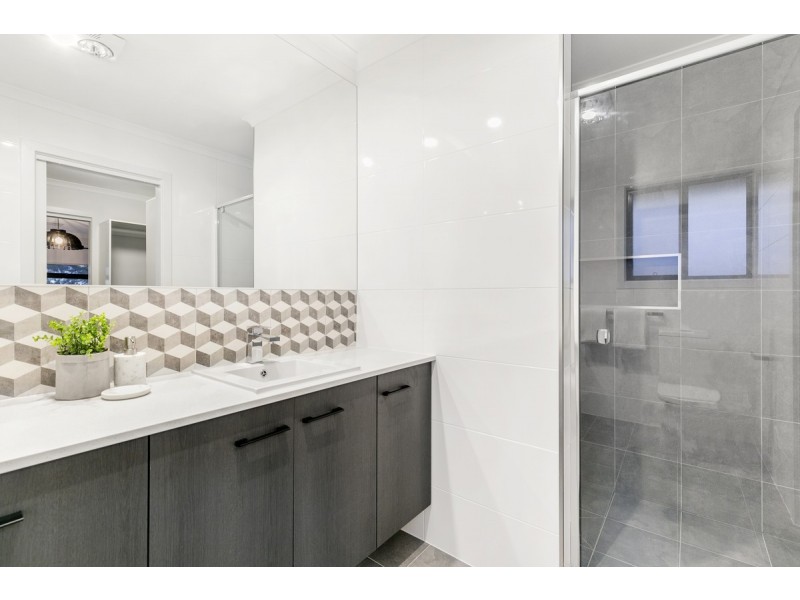 42a Lakeview Avenue, West Lakes SA 5021