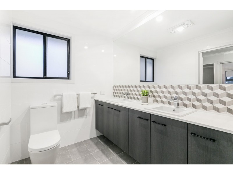 42a Lakeview Avenue, West Lakes SA 5021