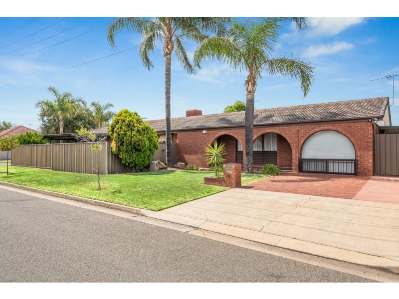 12 Third Avenue, Seaton SA 5023