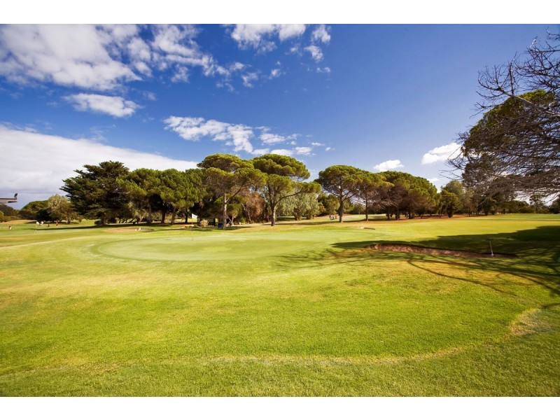 1 Lomond Court, West Lakes SA 5021