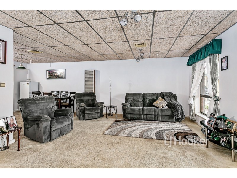 1 Lomond Court, West Lakes SA 5021