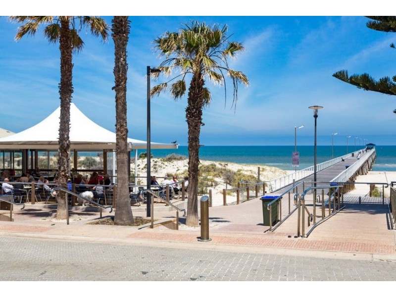 2/576 Seaview Road, Grange SA 5022