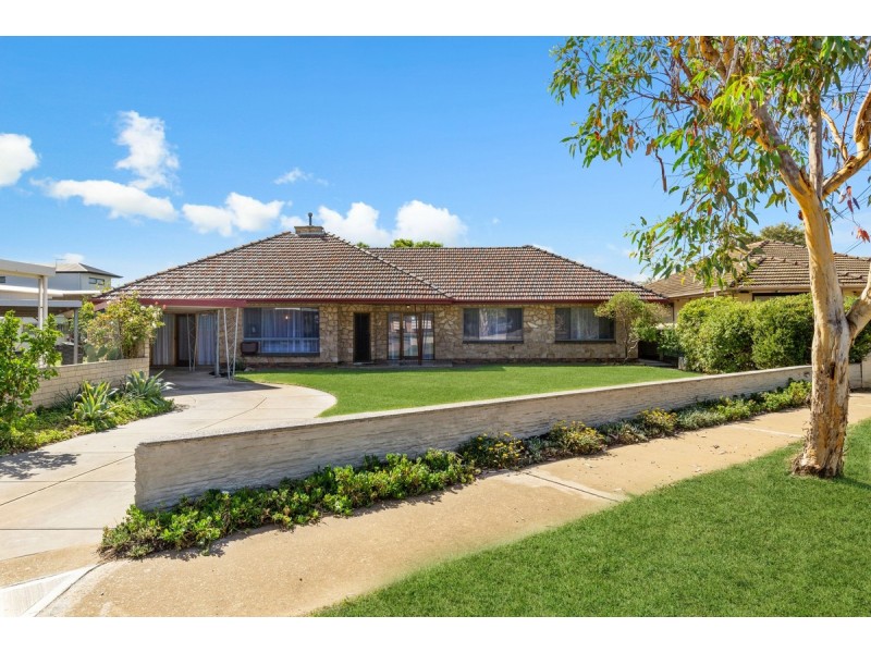3 Lothian Avenue, Seaton SA 5023