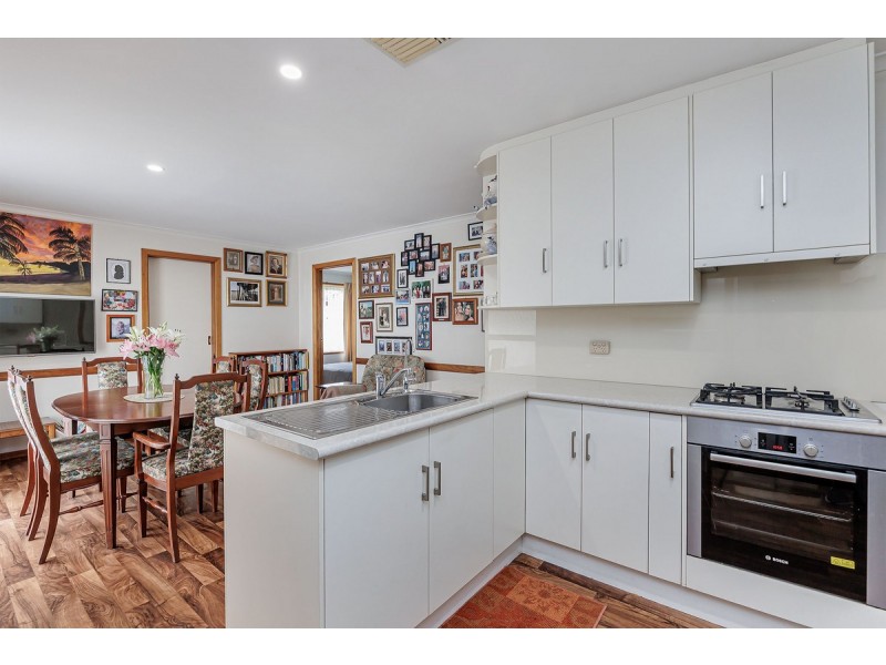 7 Farncomb Road, Fulham SA 5024