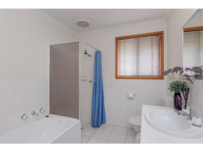 7 Farncomb Road, Fulham SA 5024