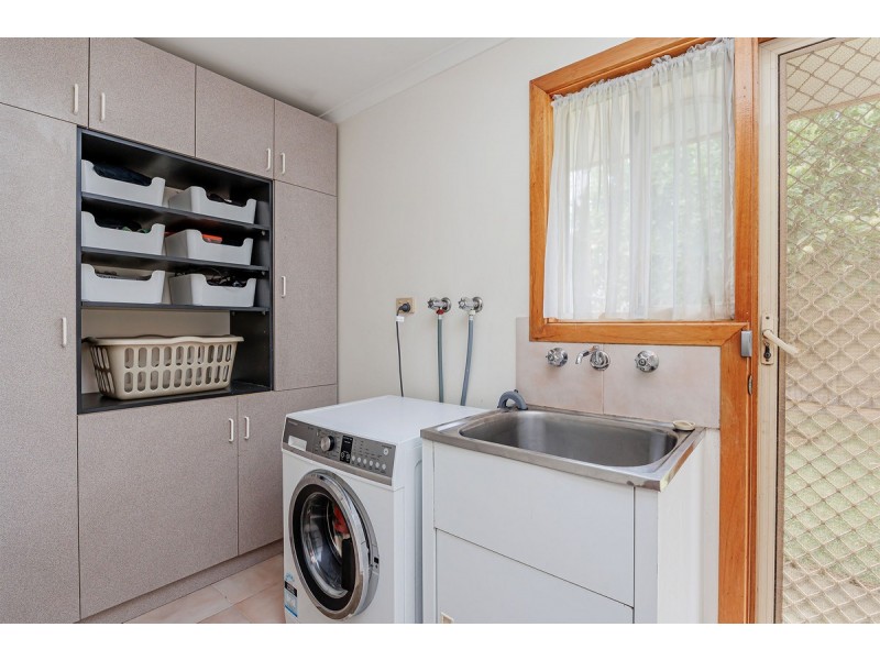 7 Farncomb Road, Fulham SA 5024