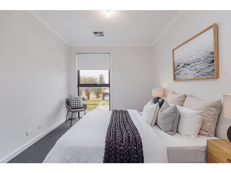 10 Fourth Avenue, Seaton SA 5023