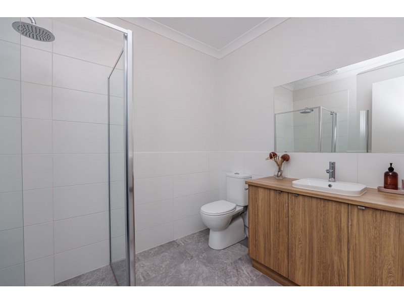 10 Fourth Avenue, Seaton SA 5023