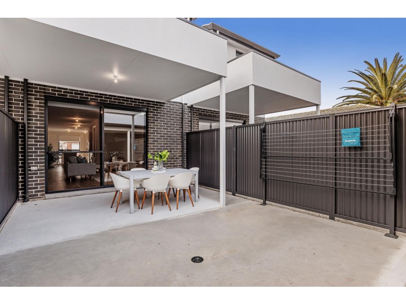 10 Fourth Avenue, Seaton SA 5023