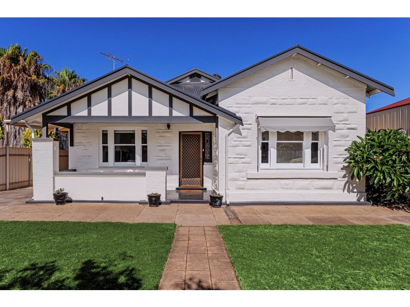 2 Selkirk Avenue, Seaton SA 5023