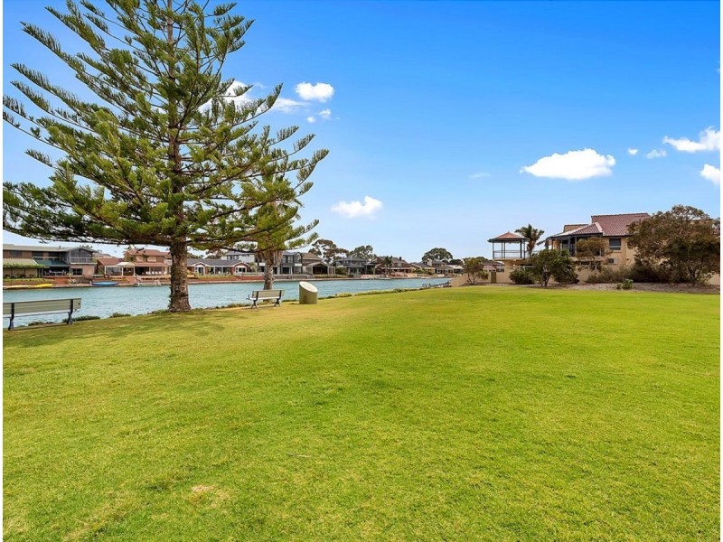 5/32 Lochside Drive, West Lakes SA 5021