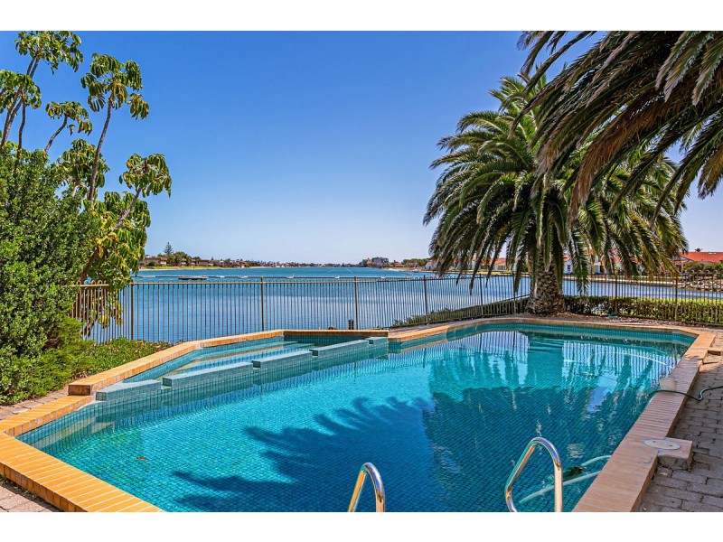 4/242 Trimmer Parade, West Lakes SA 5021