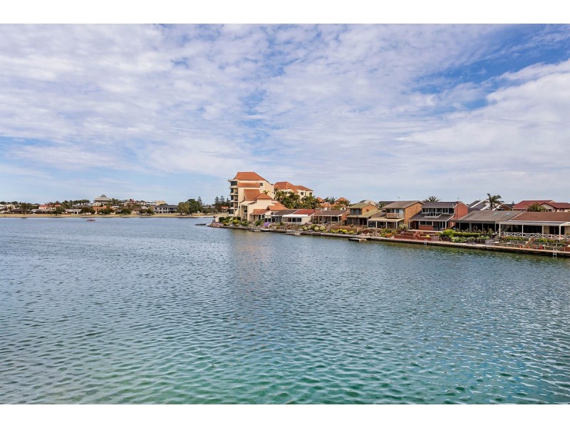 155 Brebner Drive, West Lakes SA 5021