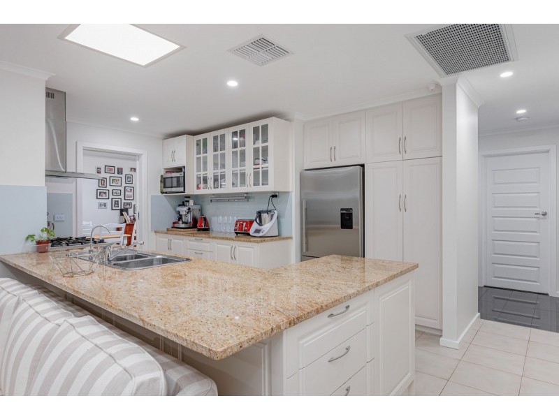 2 Graywood Court, North Haven SA 5018