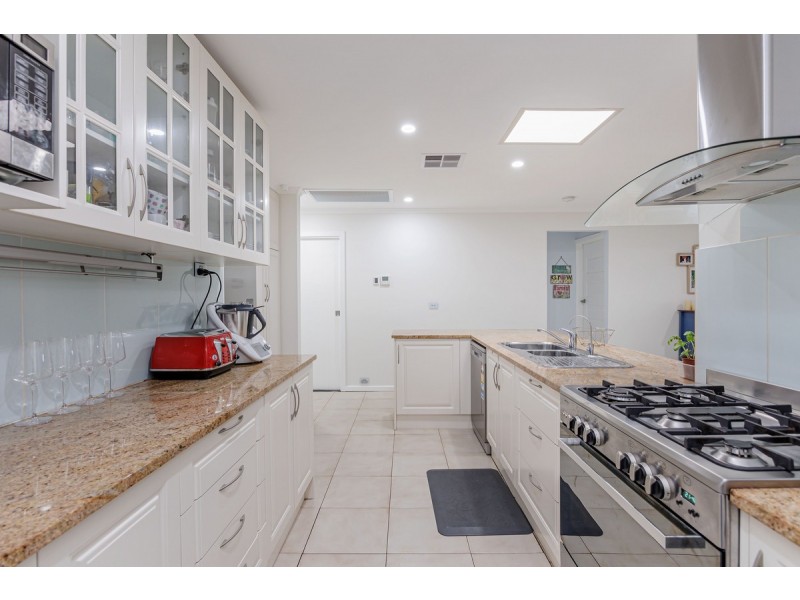 2 Graywood Court, North Haven SA 5018