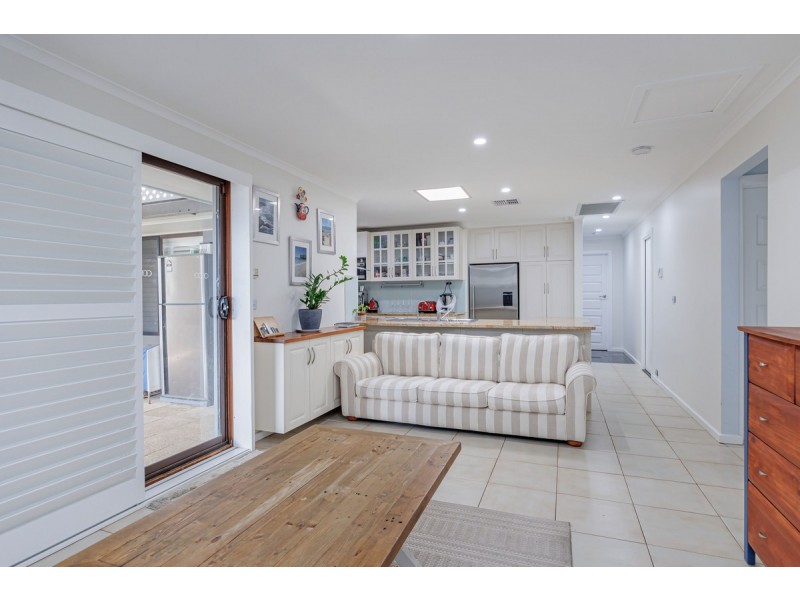 2 Graywood Court, North Haven SA 5018