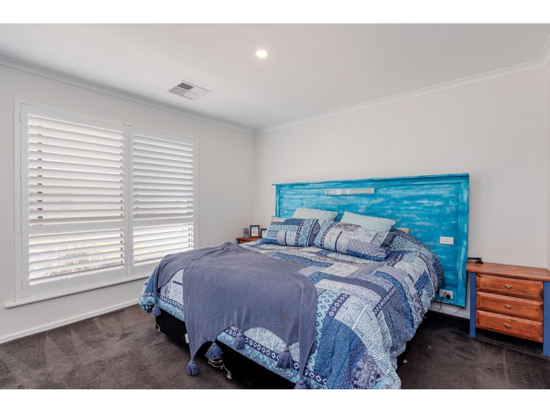 2 Graywood Court, North Haven SA 5018